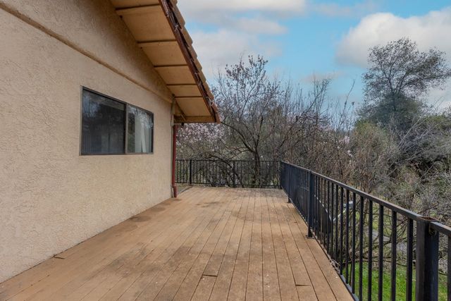 19570 Tiger Tail Rd, Grass Valley, CA 95949