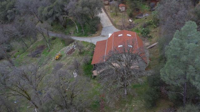 19570 Tiger Tail Rd, Grass Valley, CA 95949