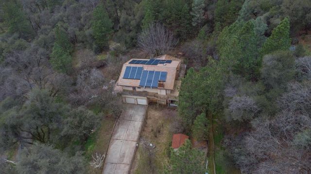 19570 Tiger Tail Rd, Grass Valley, CA 95949
