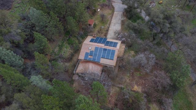 19570 Tiger Tail Rd, Grass Valley, CA 95949