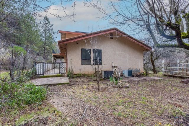 19570 Tiger Tail Rd, Grass Valley, CA 95949