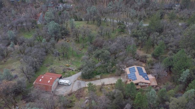 19570 Tiger Tail Rd, Grass Valley, CA 95949