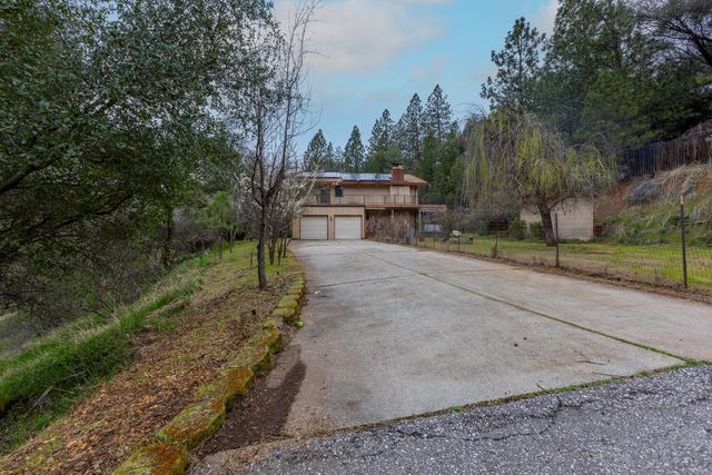 19570 Tiger Tail Rd, Grass Valley, CA 95949