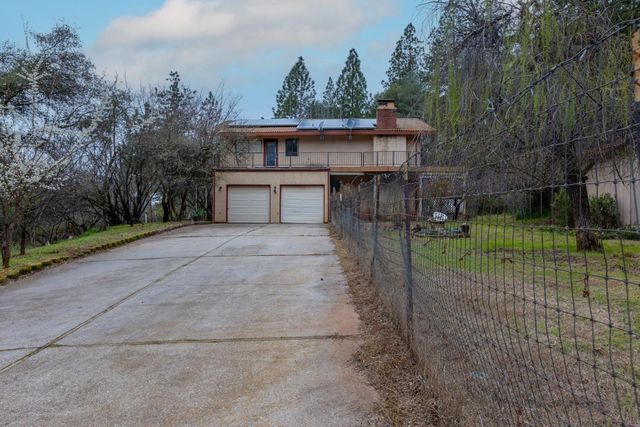 19570 Tiger Tail Rd, Grass Valley, CA 95949