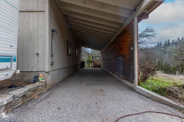 19570 Tiger Tail Rd, Grass Valley, CA 95949