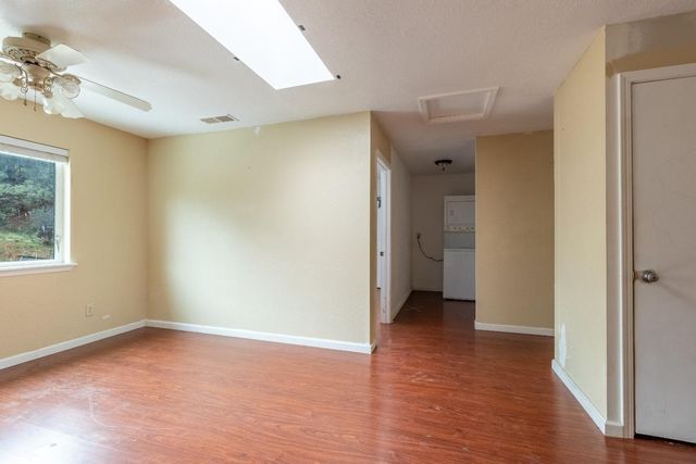 19570 Tiger Tail Rd, Grass Valley, CA 95949