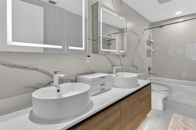 121 NE 34th Street L305, Miami, FL 33137