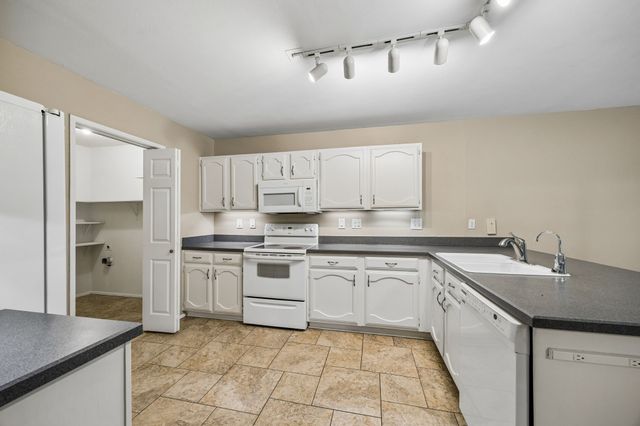 940 Cherokee Trail, Plano, TX 75023