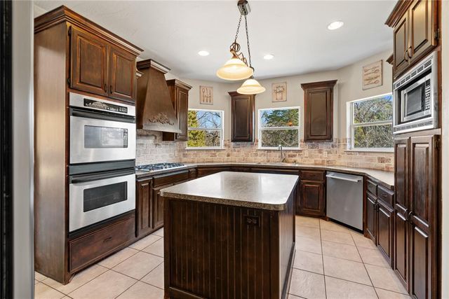 10400 Fawn Trail Road, Mustang, OK 73064