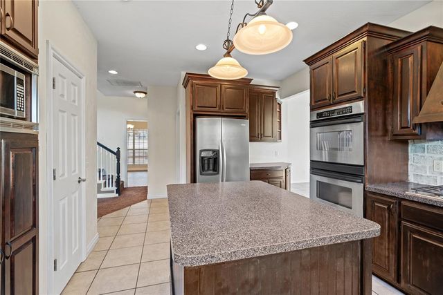 10400 Fawn Trail Road, Mustang, OK 73064