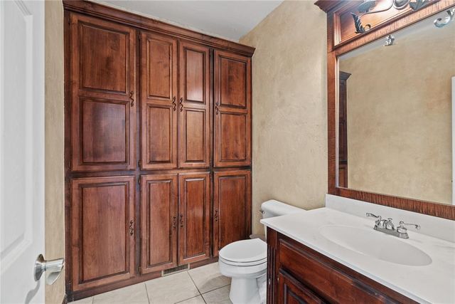 10400 Fawn Trail Road, Mustang, OK 73064