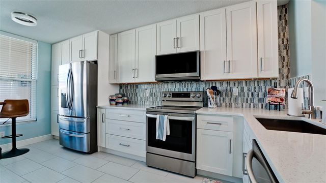 4460 FAIRWAYS BOULEVARD 102, Bradenton, FL 34209