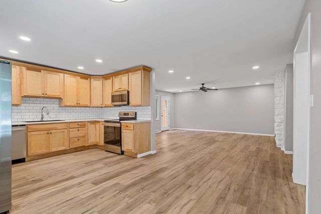 522 HUNTRIDGE DR, Columbia, MO 65201