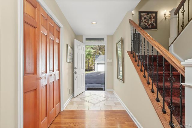 517 Old Chappaqua Road, Briarcliff Manor, NY 10510