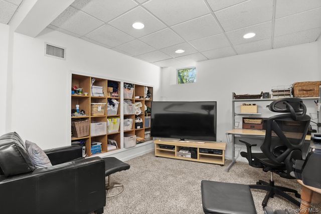 517 Old Chappaqua Road, Briarcliff Manor, NY 10510