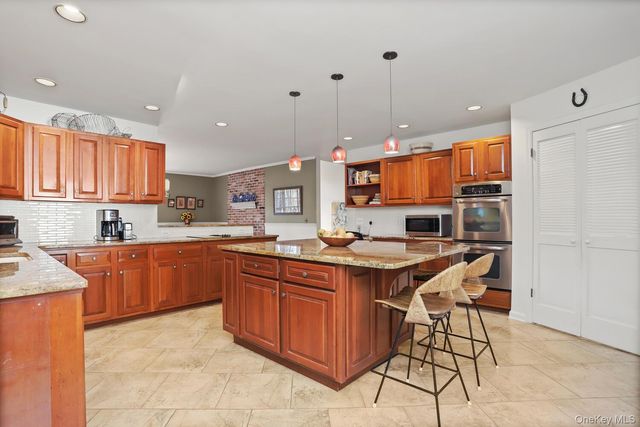 517 Old Chappaqua Road, Briarcliff Manor, NY 10510