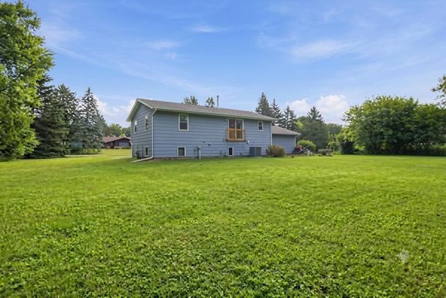 W226N8085 Rolling Hills DRIVE, Lisbon, WI 53089