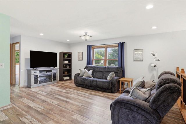 W226N8085 Rolling Hills DRIVE, Lisbon, WI 53089