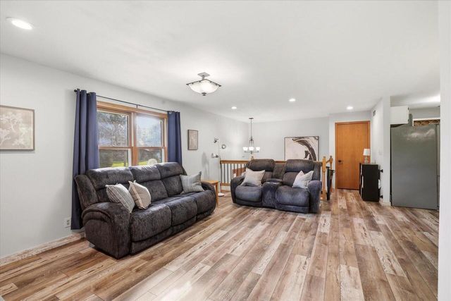 W226N8085 Rolling Hills DRIVE, Lisbon, WI 53089