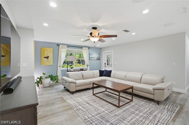 421 14th AVE NW, Naples, FL 34120