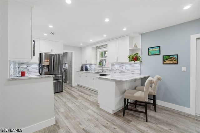 421 14th AVE NW, Naples, FL 34120