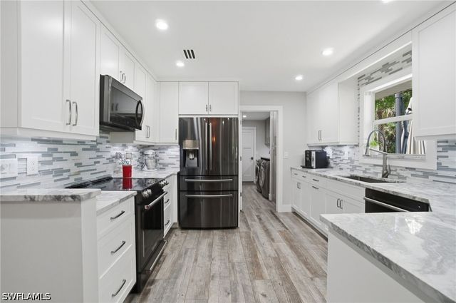 421 14th AVE NW, Naples, FL 34120