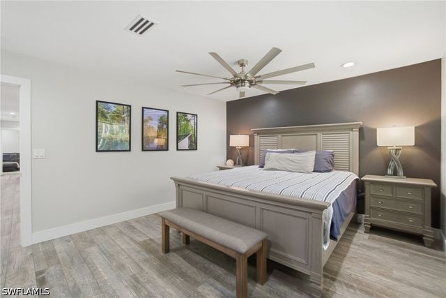 421 14th AVE NW, Naples, FL 34120