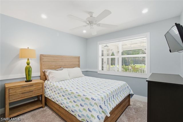 421 14th AVE NW, Naples, FL 34120