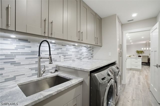 421 14th AVE NW, Naples, FL 34120