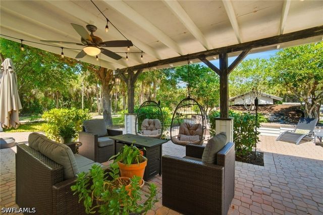 421 14th AVE NW, Naples, FL 34120