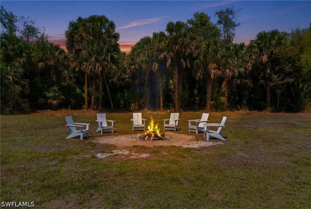 421 14th AVE NW, Naples, FL 34120