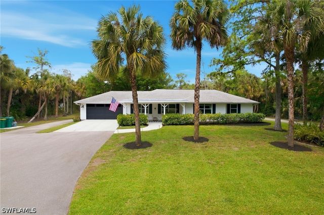 421 14th AVE NW, Naples, FL 34120