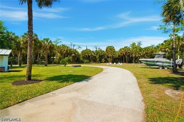 421 14th AVE NW, Naples, FL 34120