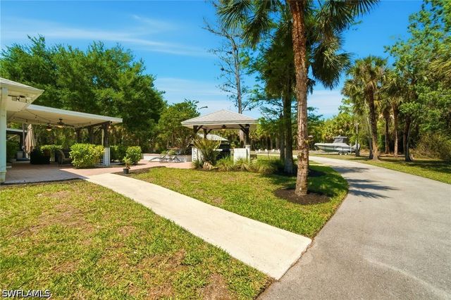 421 14th AVE NW, Naples, FL 34120