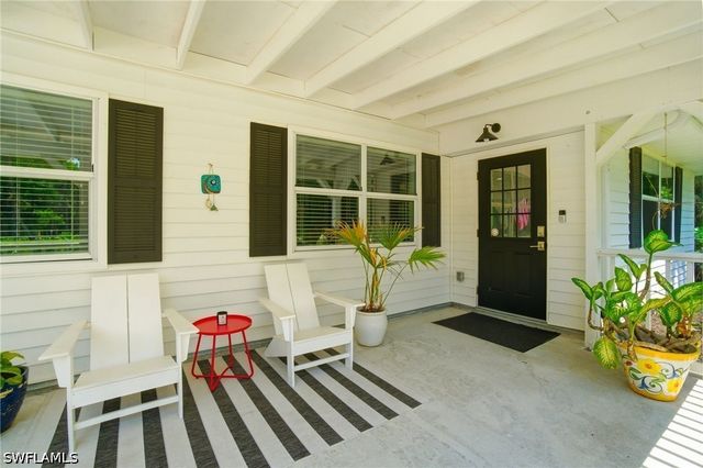 421 14th AVE NW, Naples, FL 34120