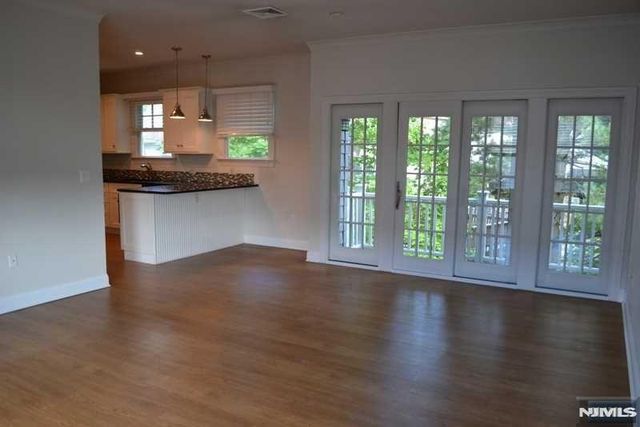 201-205 Franklin Avenue 201E, Midland Park, NJ 07432
