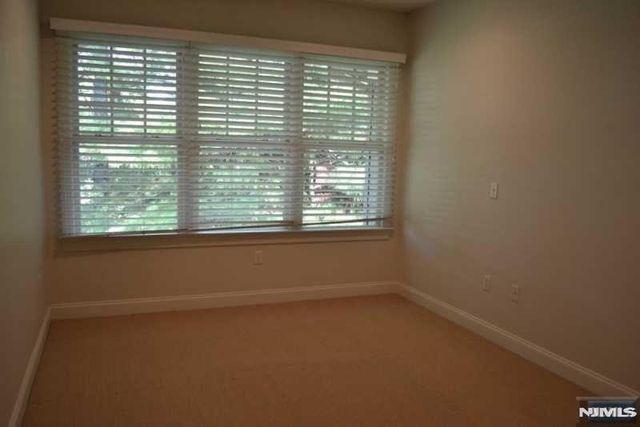 201-205 Franklin Avenue 201E, Midland Park, NJ 07432