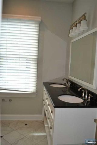 201-205 Franklin Avenue 201E, Midland Park, NJ 07432