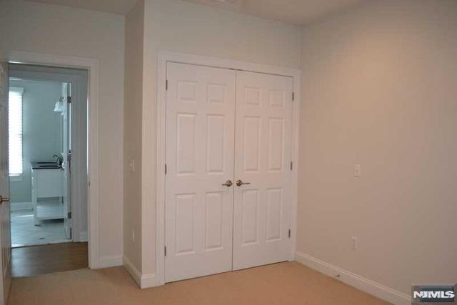 201-205 Franklin Avenue 201E, Midland Park, NJ 07432