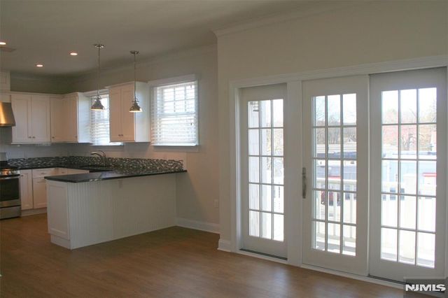 201-205 Franklin Avenue 201E, Midland Park, NJ 07432