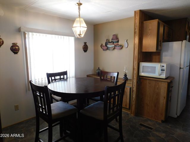 53 N Mountain Road 20, Apache Junction, AZ 85120