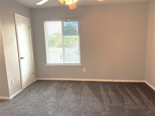 1911 Country Village Boulevard B, Humble, TX 77338