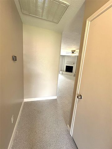 1911 Country Village Boulevard B, Humble, TX 77338