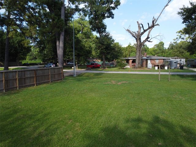 10417 Peachtree Street, Houston, TX 77016