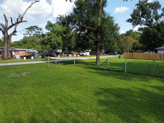 10417 Peachtree Street, Houston, TX 77016