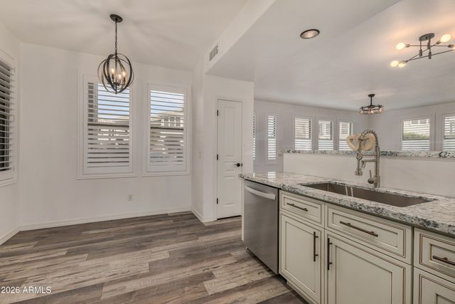 15221 N CLUBGATE Drive 1110, Scottsdale, AZ 85254