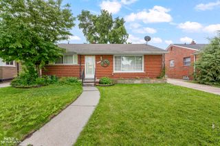 22972 Clairwood Street, St Clair Shores, MI 48080