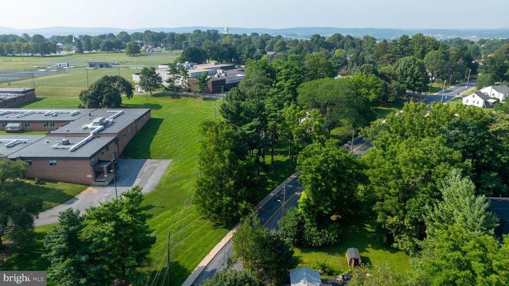 148 S ACADEMY DR, Ephrata, PA 17522