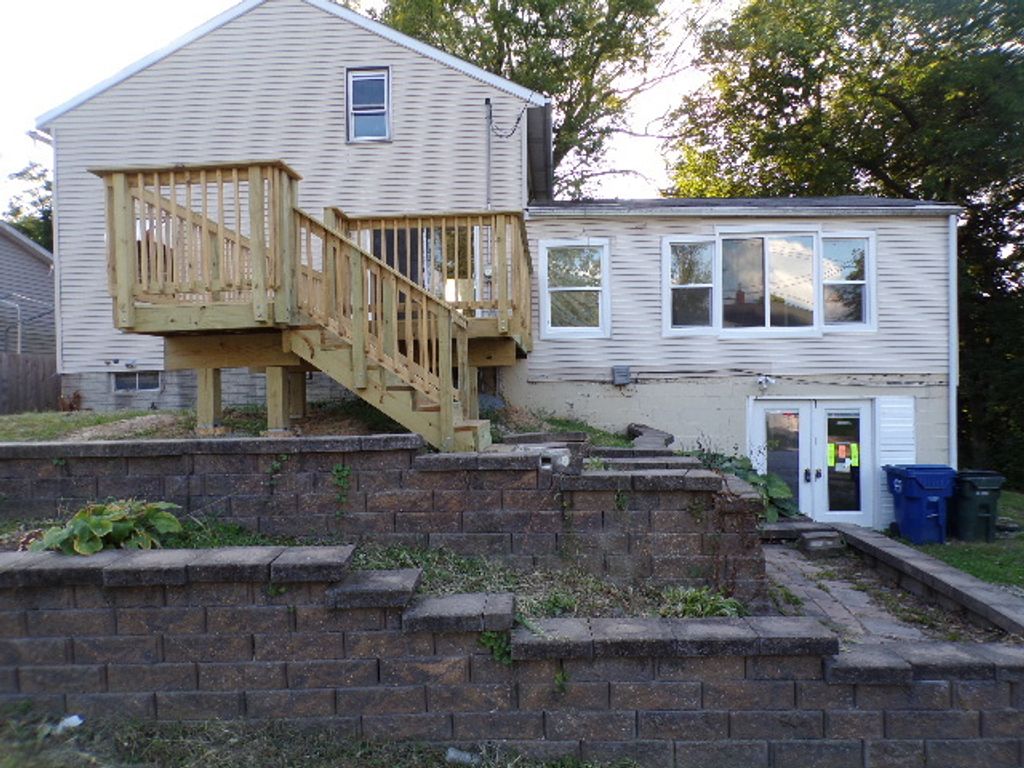 26 Blue Grass Court, Davenport, IA 52802