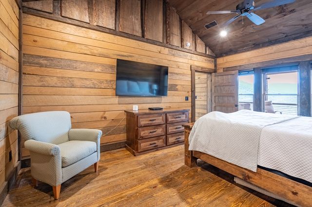 670 Brittney Drive, Blue Ridge, GA 30513